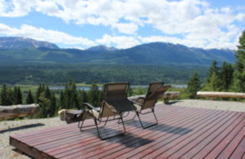 Cedar House Restaurant & Chalets (Golden, British Columbia) - Resort