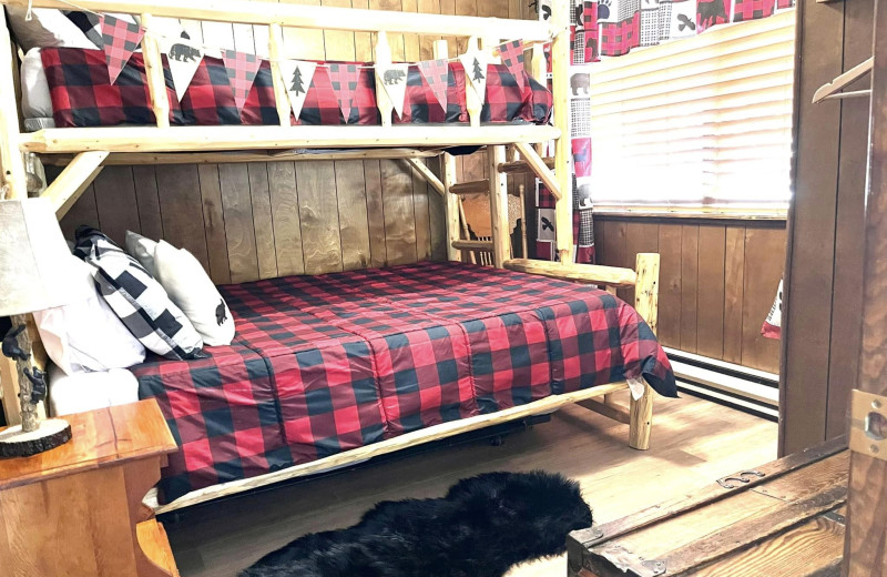 Cabin bedroom at Antler Ridge Cabins.