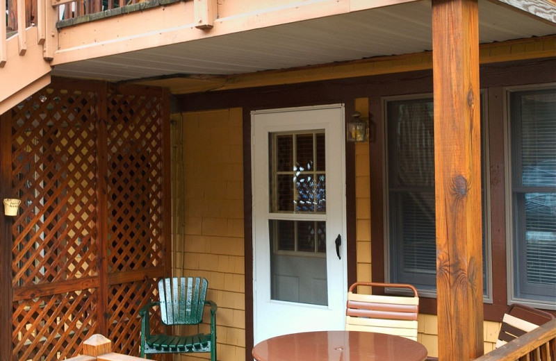 Cabin exterior view of Trout House Village Resort.