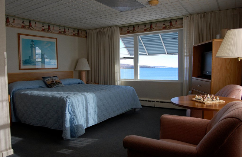 Guest room at The Shoreline Inn.