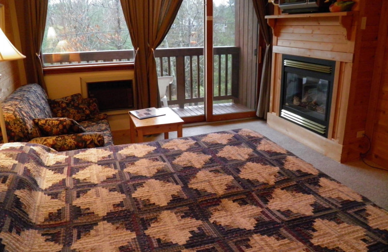 Guest bedroom at Westwind Inn on the Lake.