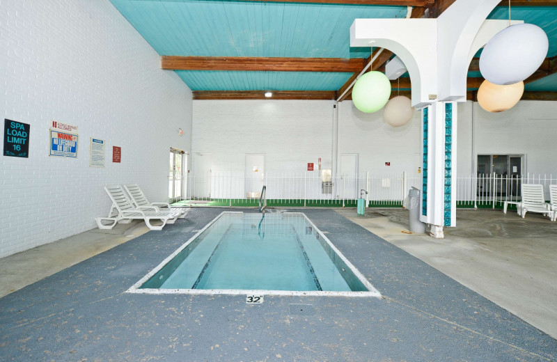 Hot tub at America's Best Value Inn - Benton Harbor.