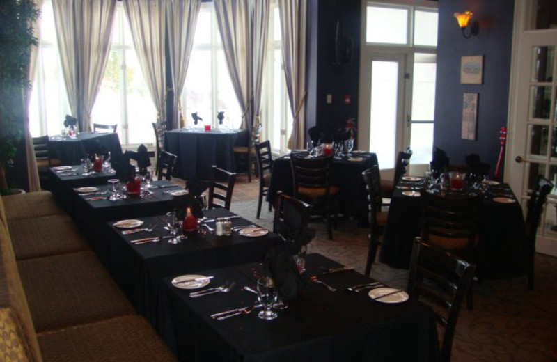 Dining at Sawmill Creek Golf Resort & Spa.