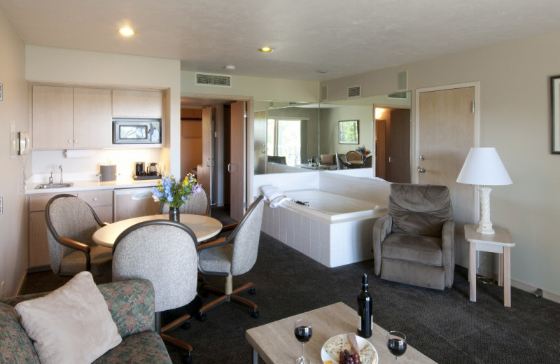 Jacuzzi suite at Country House Resort.