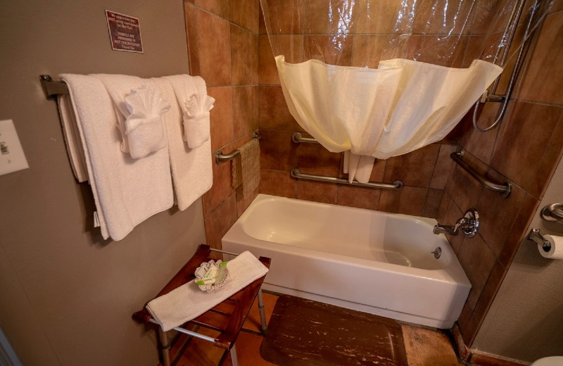 Guest bathroom at Redstone Inn.