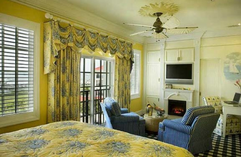 Deluxe King Room at Charleston Harbor Resort