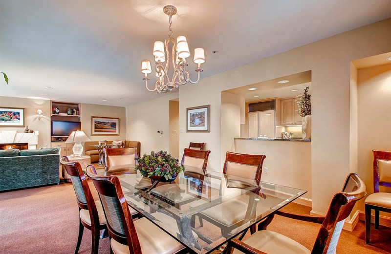 Guest dining room at The Galatyn Lodge.