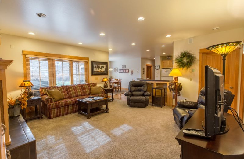 Rental living room at Sisters Vacation Rentals.