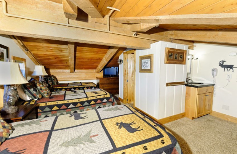 Guest bedroom at The Crestwood.