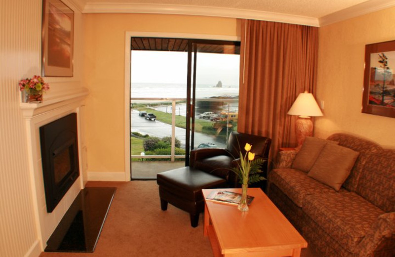 Guest room living area at The Tolovana Inn.