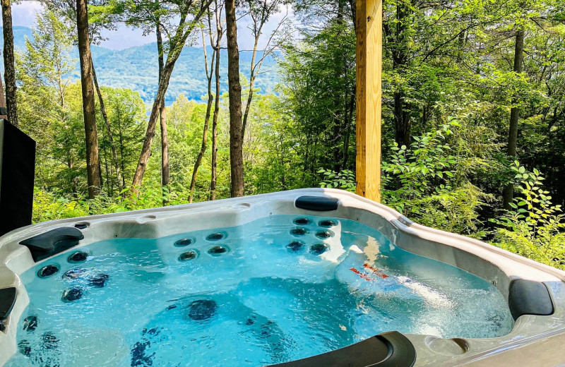 Rental hot tub at Northern Living - Luxurious Vacation Rentals.