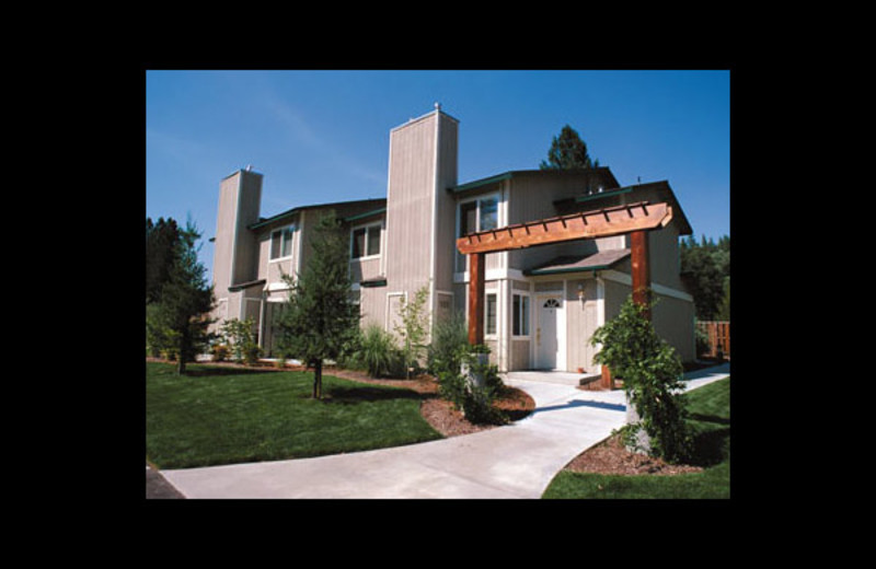 Exterior view of Worldmark Club At Bass Lake.