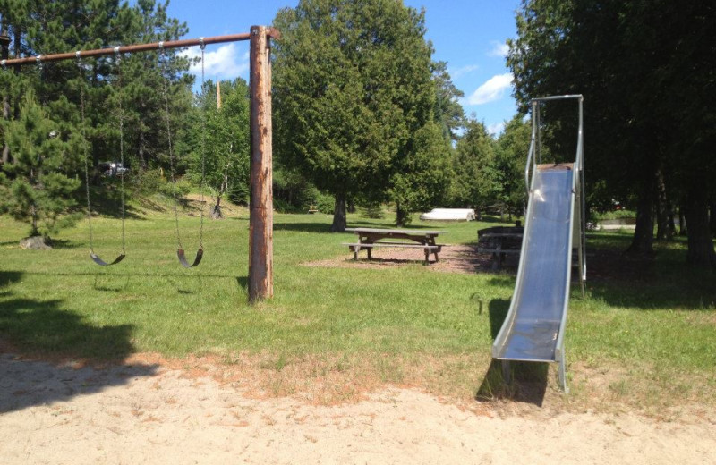 Picnic area at Nor'Wester Lodge.