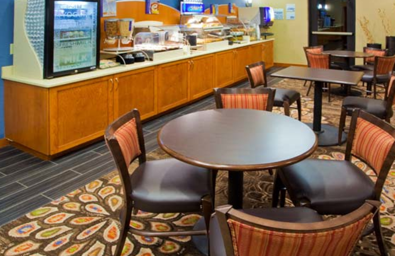 Breakfast Bar at Holiday Inn Express Columbia East