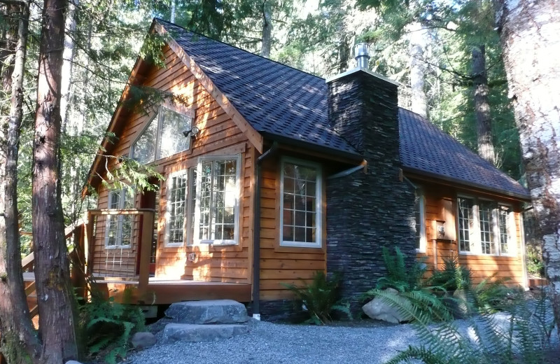 Cabin exterior at GreatGetaways.com.