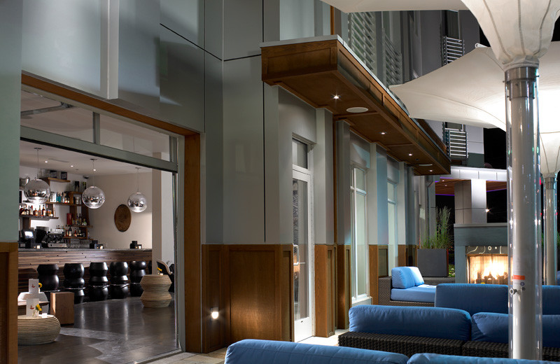 Outside lounge and bar at Bungalow Hotel.
