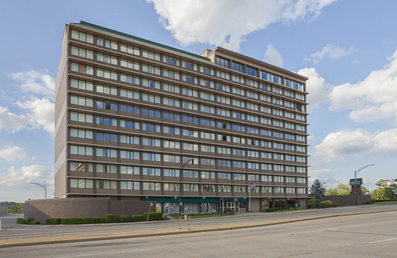 Exterior view of Quality Inn & Suites Cincinnati Downtown.