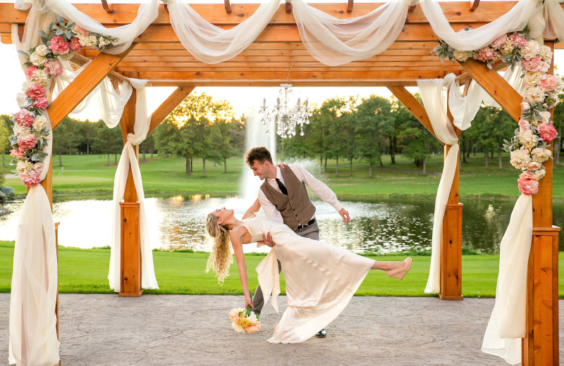 Weddings at Thumper Pond Golf Course & Resort.