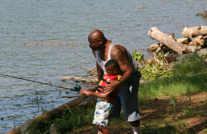 Family fishing at Highland Marina Resort.