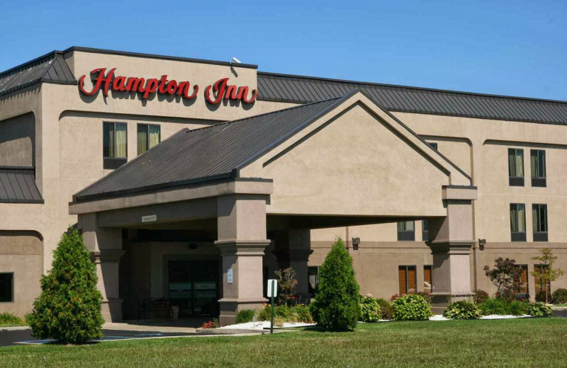Exterior view of Hampton Inn Monroe.