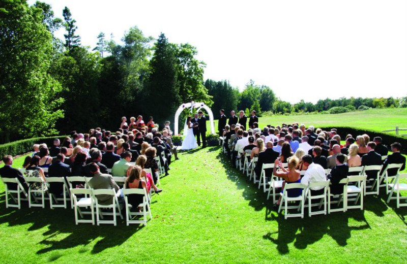 Outdoor wedding at The Inn at Stonecliffe.