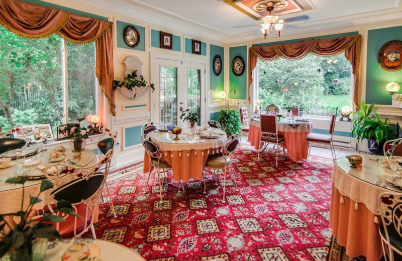 Dining at Melange Bed 