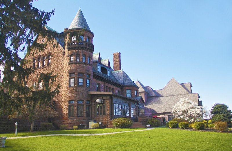 Exterior view of Belhurst Castle and White Springs Manor.