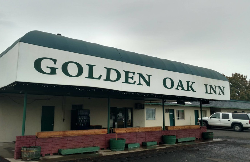 Exterior view of Golden Oak Inn - Lewiston.