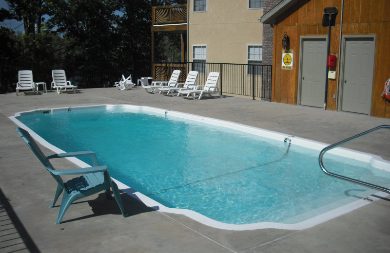 Outdoor pool at Vickery Resort On Table Rock Lake.