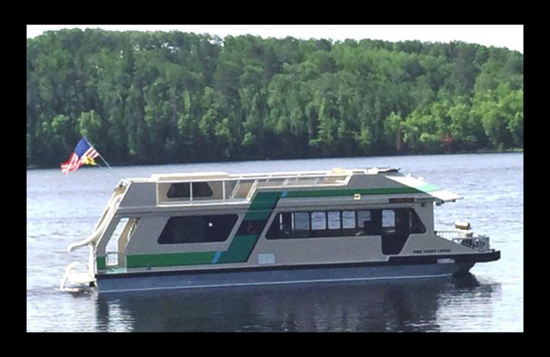 46' Sun Seeker Houseboat at Pine Point Lodge, Resort & Motel.