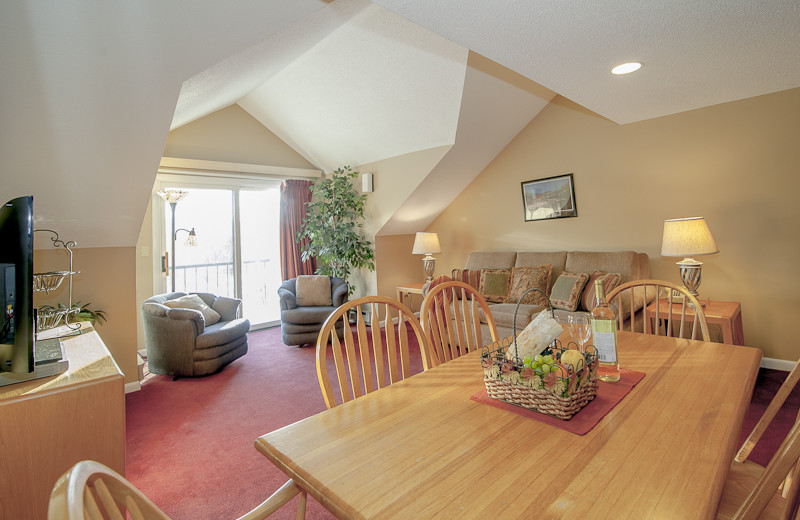 Guest room at Rivergreen Resort.