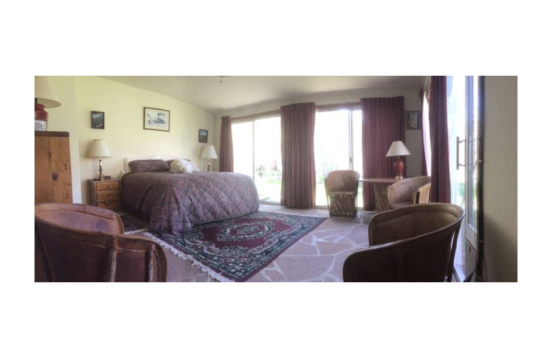 Guest bedroom at Rimrock Canyon Ranch.