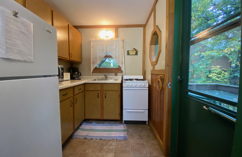 Cabin kitchen at Upper Cullen Resort.