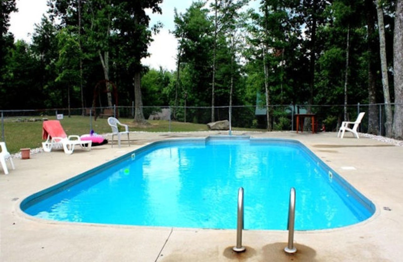 Outdoor pool at Lake Cumberland Resort.