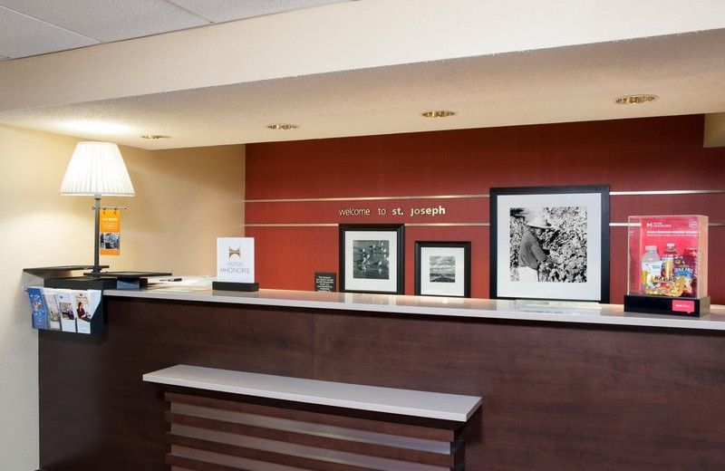 Check in desk at Hampton Inn St. Joseph.