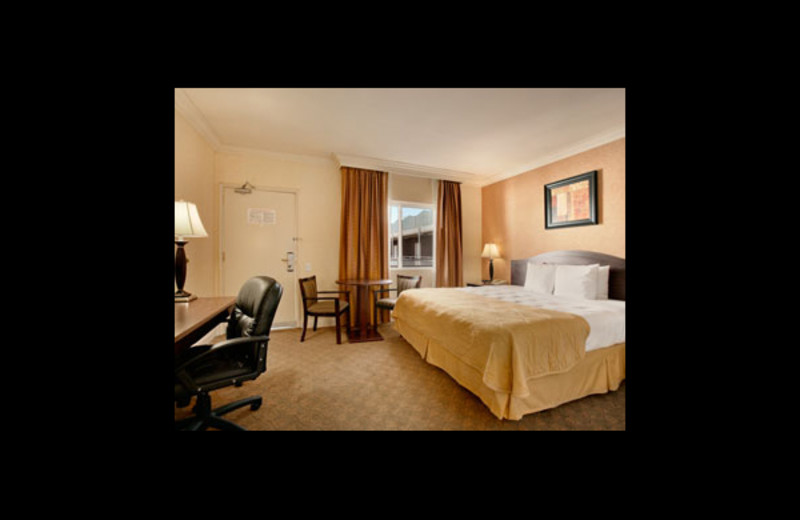 Guest room at Ramada Los Angeles/Downtown West.