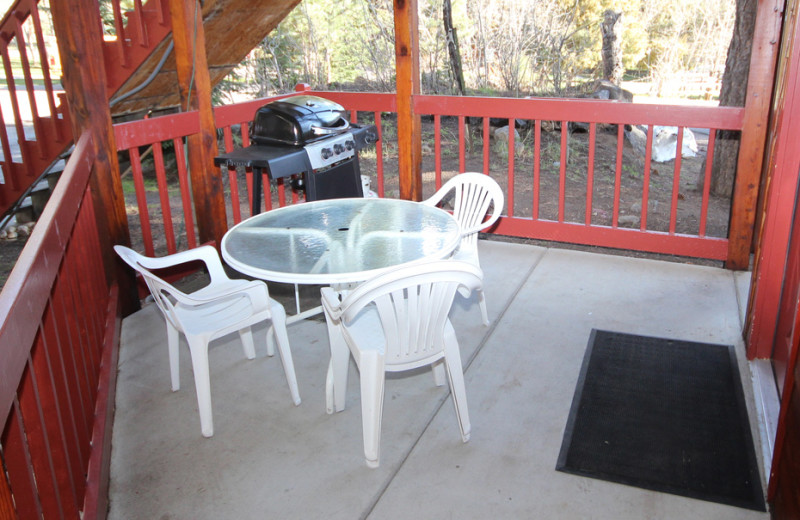 Guest deck at Streamside on Fall River.