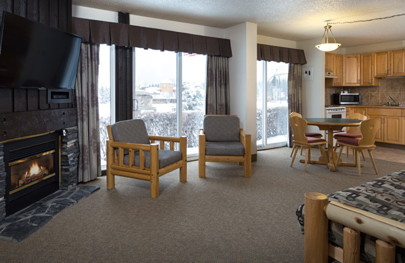 Guest room at Rocky Mountain Ski Lodge.