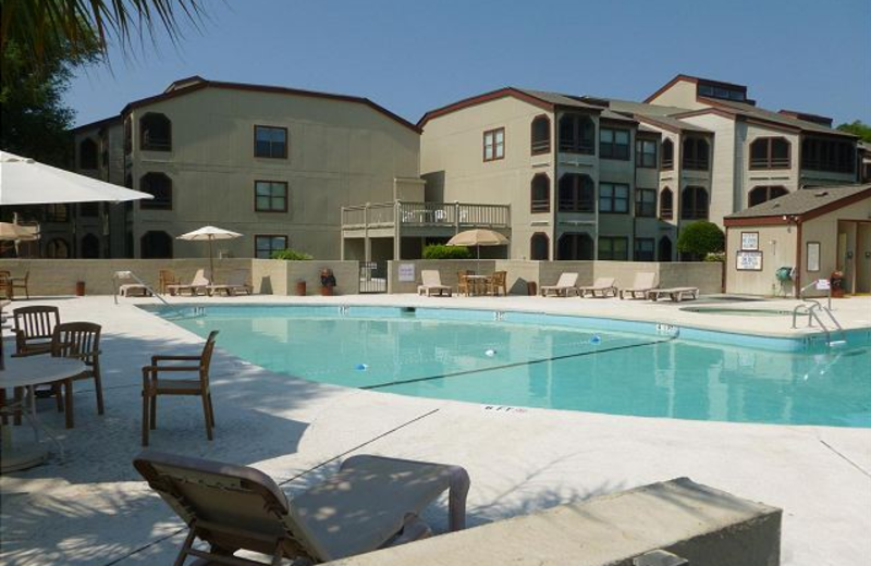 Vacation rental outdoor pool at Myrtle Beach Vacation Rentals.