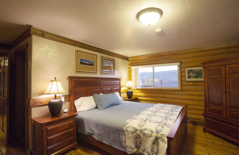 Guest bedroom at Castle Valley Outdoors.