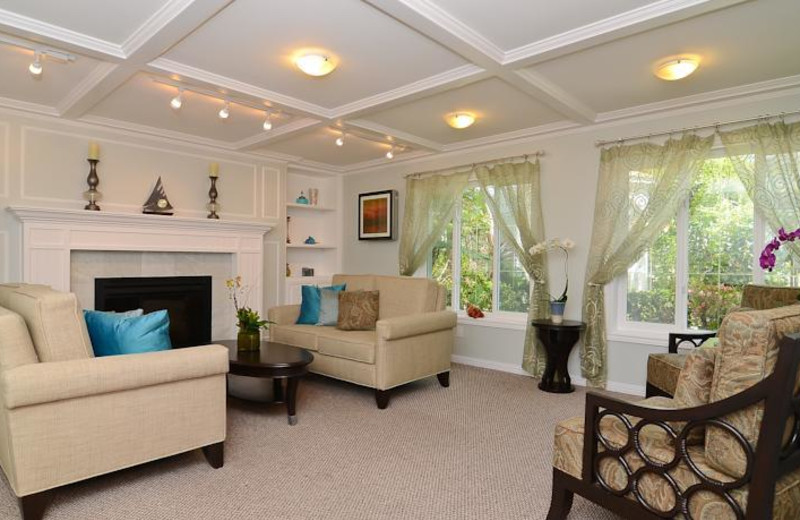 Lobby at Clarion Carriage House Inn Del Mar Inn.