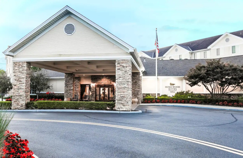 Exterior view of Homewood Suites by Hilton Melville, NY.