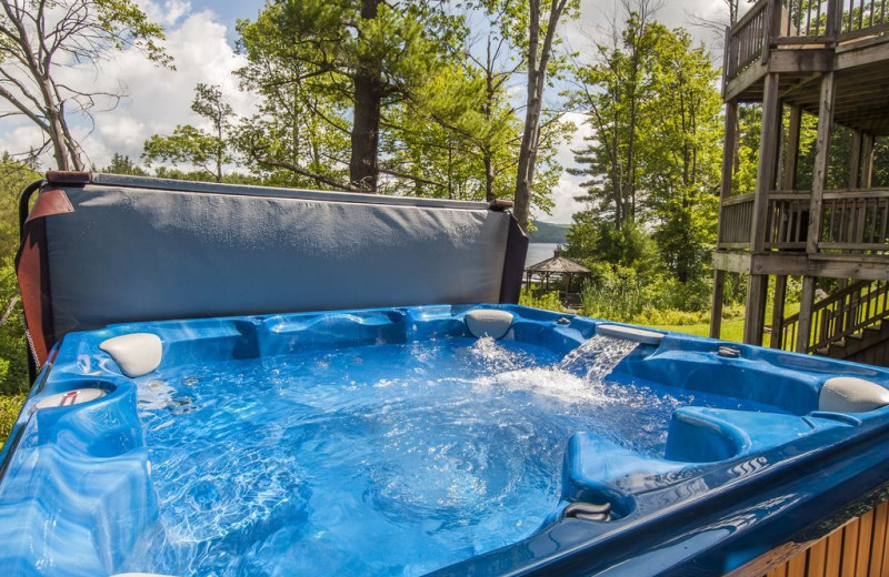 Rental hot tub at Taylor-Made Deep Creek Vacations.