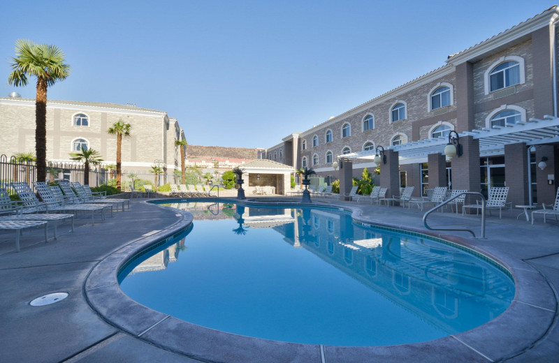 Pool at The Best Western Abbey Inn Hotel.