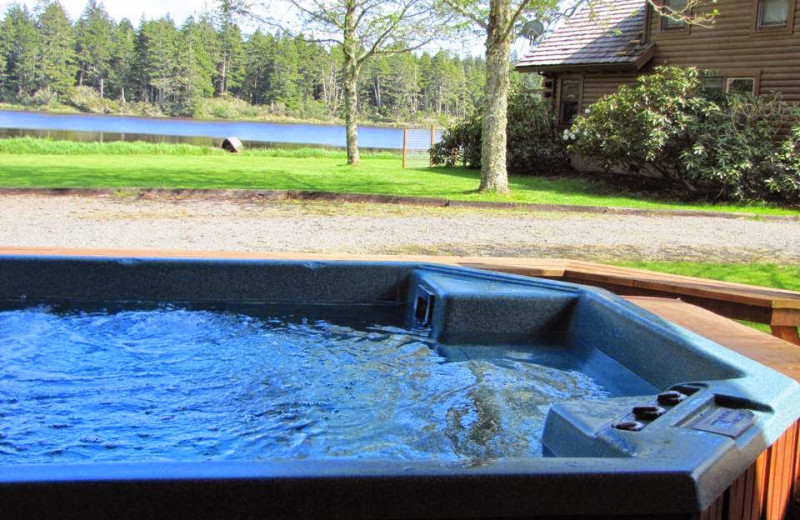 Hot tub at Lake Lodge Bed and Barn.