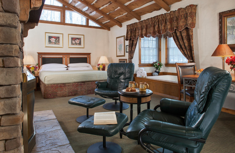 Guest room at Inn At Lake Joseph.