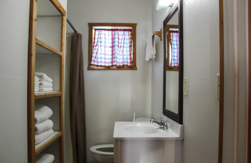 Guest cabin bathroom at River Bend's Resort & Walleye Inn.