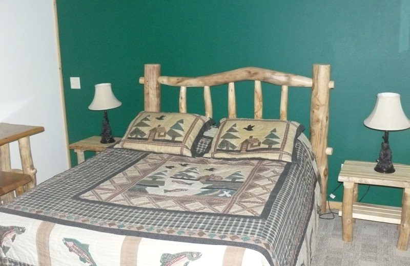 Rental bedroom at Sand County Service Company - Bluff View.