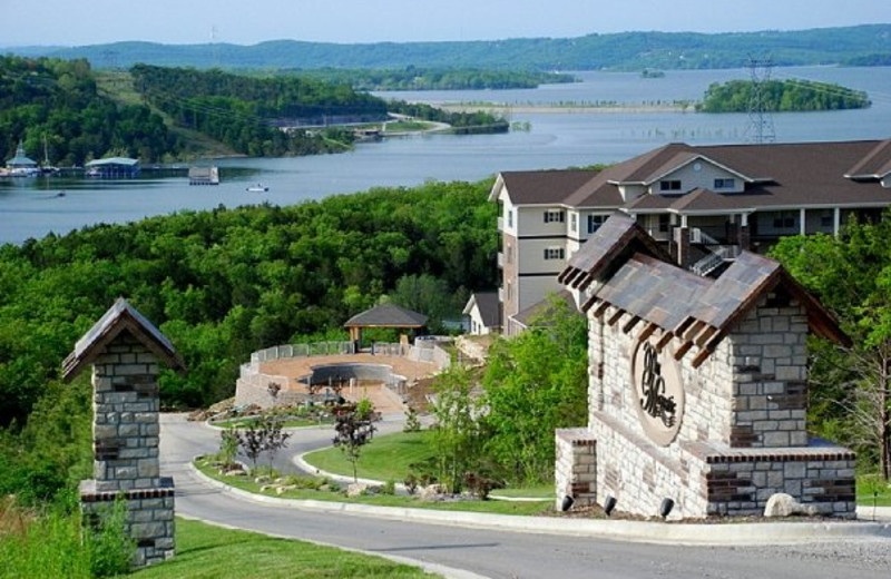 Exterior view of Thousand Hills Golf Resort.