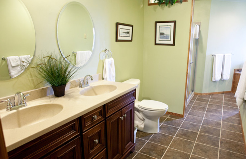 Guest bathroom at  Pine Grove Resort.